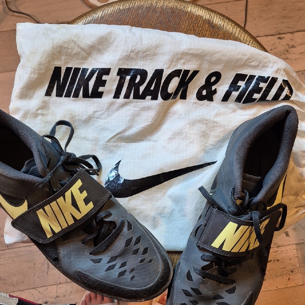 Nike Black and Yellow Track Shoes with Bag